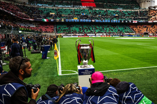 她身后有一 她身后有一