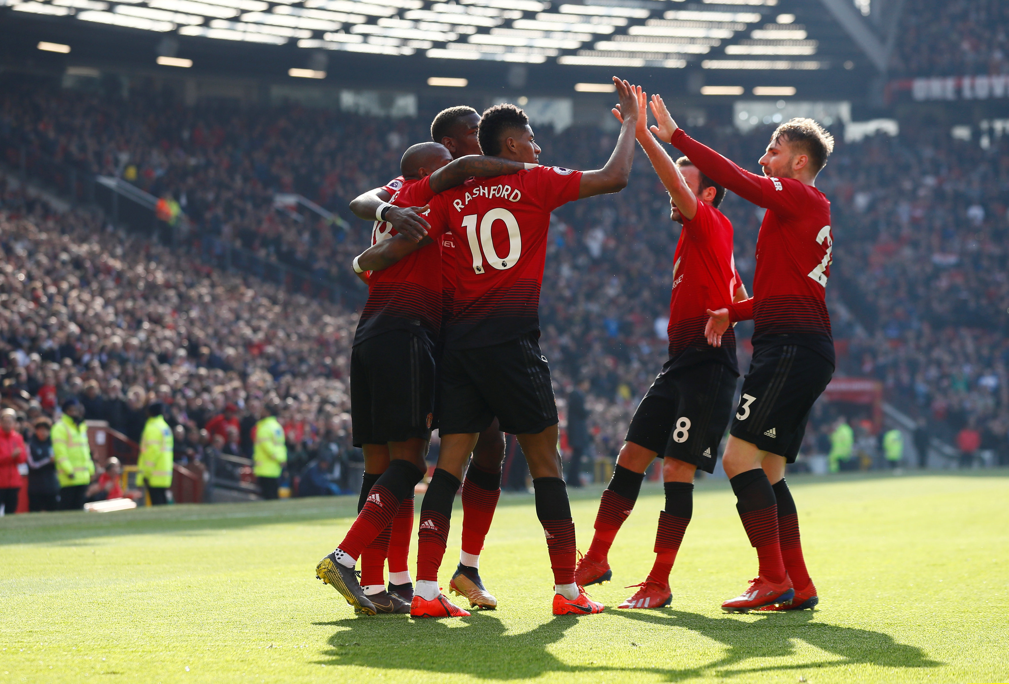 场上更多的 场上更多的